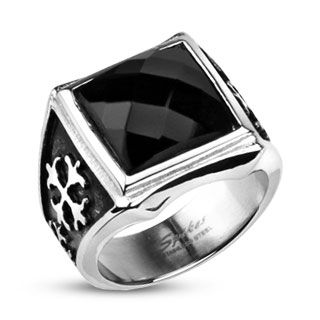 Кольцо перстень с квадратным черным цирконом