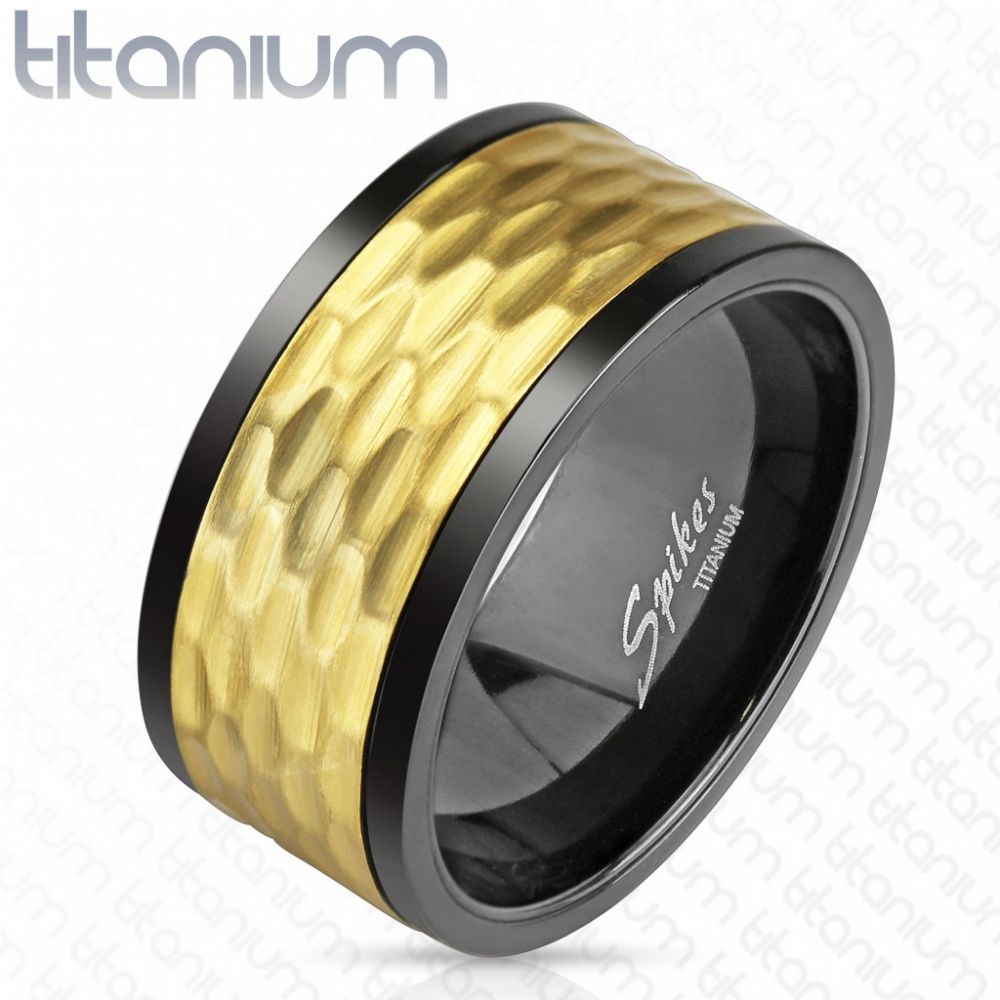 Кольцо из титана чёрное с золотым крутящимся центром