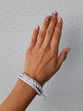 Изображение браслет из кожи с белой косичкой spikes BR-000146