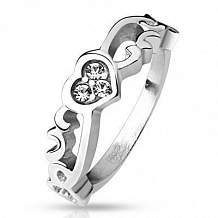 Изображение кольцо элегантное стальное с сердечком и 3 цирконами в нём spikes KL-000277