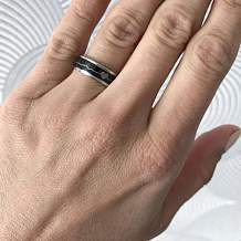 Изображение кольцо черное с сердечным ритмом spikes KL-001508