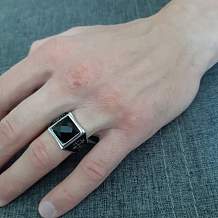Изображение кольцо перстень с квадратным черным цирконом spikes KL-000425